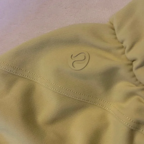Lululemon Stretch High-Rise Jogger in Finch Yellow Small size - Picture 4 of 4